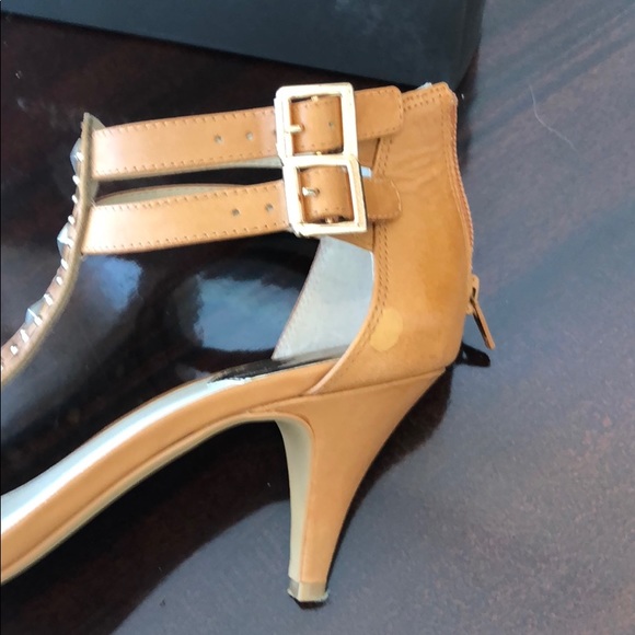 Vince Camuto tan leather kitten heel - Picture 8 of 8